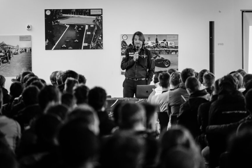 Drivers Briefing
