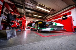 Free Practice 2, Pitlane
