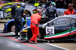 Free Practice 2, Pitlane
