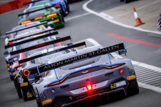 Free Practice 2, Pitlane
