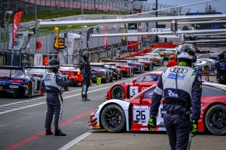 Free Practice 2, Pitlane
