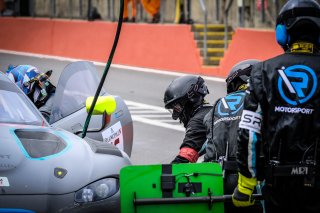 Pitlane, Race 1
