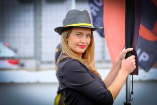 Pitlane, Race 2
