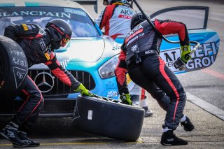 Pitlane, Race 2
