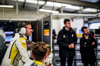 Pit-lane, Pre-Qualifying
