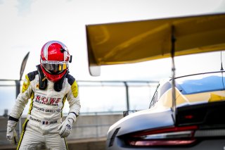 Pit-lane, Pre-Qualifying
