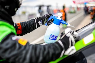 Pit-lane, Pre-Qualifying

