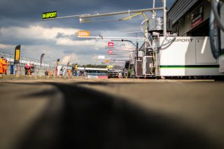 Pit-lane, Pre-Qualifying
