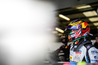 Pit-lane, Pre-Qualifying
