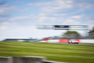 #20 GPX Racing UAE Porsche 911 GT3 R Jordan Grogor ZAF Benjamin Goethe GBR Stuart Hall GBR Silver Cup, Race
