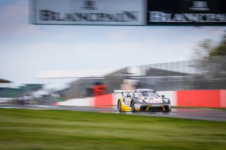 #98 ROWE Racing DEU Porsche 911 GT3 R Romain Dumas FRA Sven Müller DEU Mathieu Jaminet FRA -, Race
