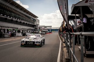 Pit Lane Race
