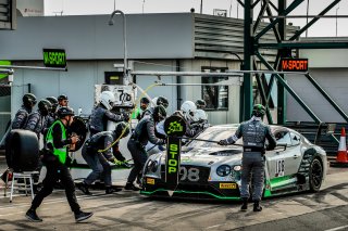 Pit Lane Race
