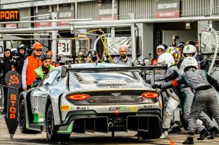 Pit Lane Race
