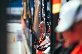 Pit Lane Race
