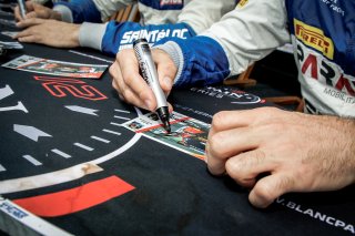 Autgraph Session

