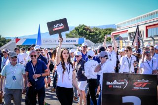 Gridwalk, Race
