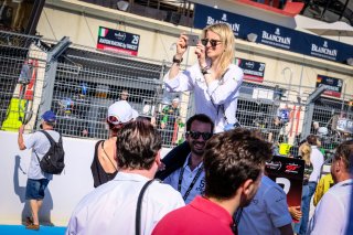 Gridwalk, Race
