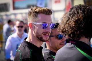 Gridwalk, Race
