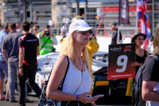 Gridwalk, Race
