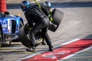 Free Practice 2, Pitlane
