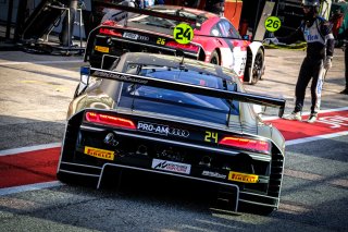 Free Practice 2, Pitlane
