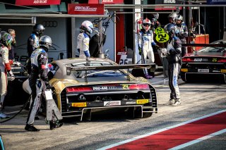 Free Practice 2, Pitlane
