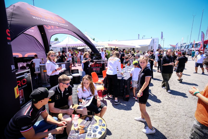 Autograph Session