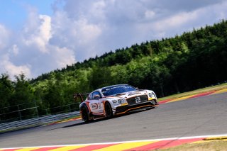 #31 Team Parker Racing GBR Bentley Continental GT3, Track
