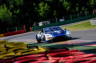 #59 Garage 59 GBR Aston Martin Vantage AMR GT3, Track

