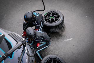 Free Practice 1, Pitlane
