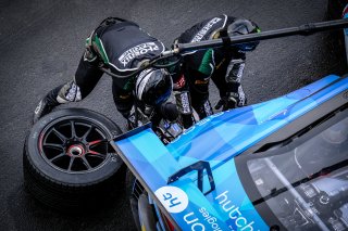 Free Practice 1, Pitlane
