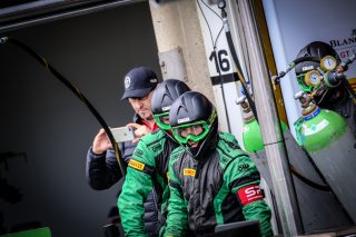Pitlane, Race 1
