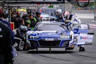 Pitlane, Race 2
