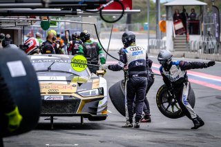 Pitlane, Race 2
