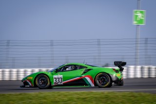#333 Rinaldi Racing DEU Ferrari 488 GT3 Rinat Salikhov RUS David Perel ZAF Pro-Am Cup, Free Practice 1
