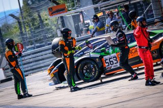 Free Practice 2, Pitlane
