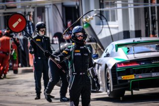 Free Practice 2, Pitlane
