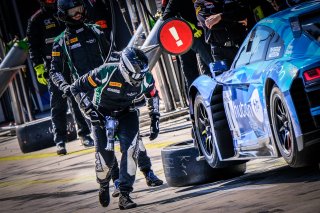 Free Practice 2, Pitlane

