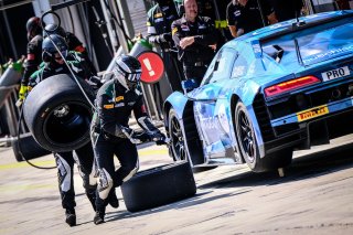 Free Practice 2, Pitlane

