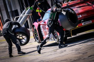Free Practice 2, Pitlane
