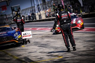 Free Practice 2, Pitlane
