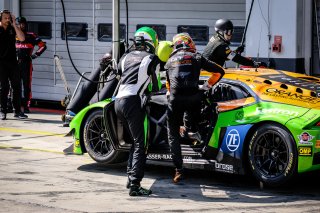 Pitlane, Race 1
