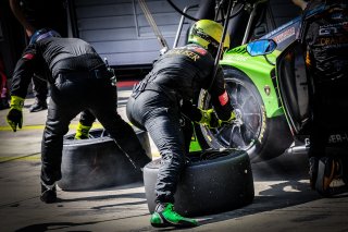 Pitlane, Race 1
