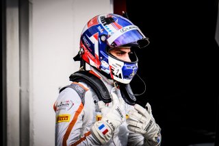 Free Practice 2, Pitlane
