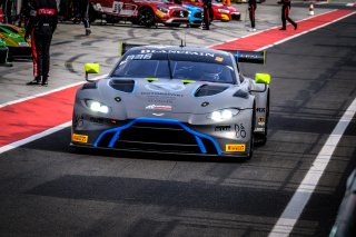 Free Practice 2, Pitlane
