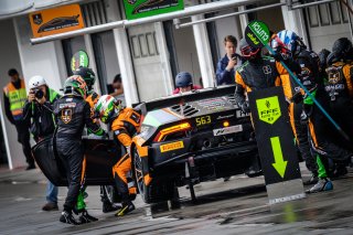 Pitlane, Race 1
