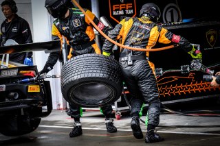 Pitlane, Race 1
