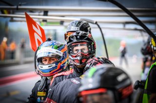 Pitlane, Race 2
