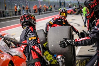 Pitlane, Race 2
